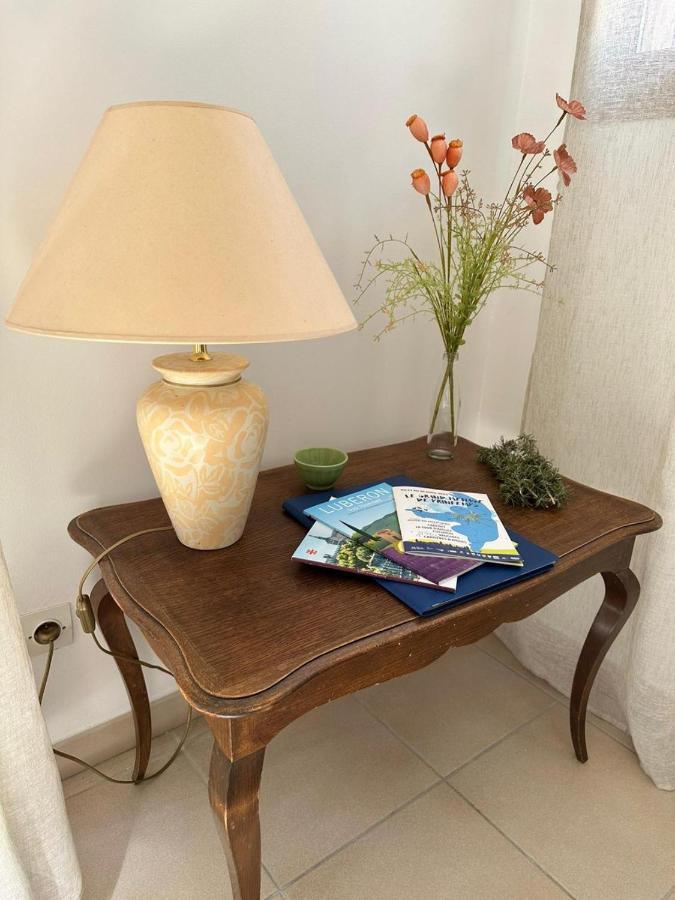 Bed and Breakfast Les Cigales Villelaure Exterior foto